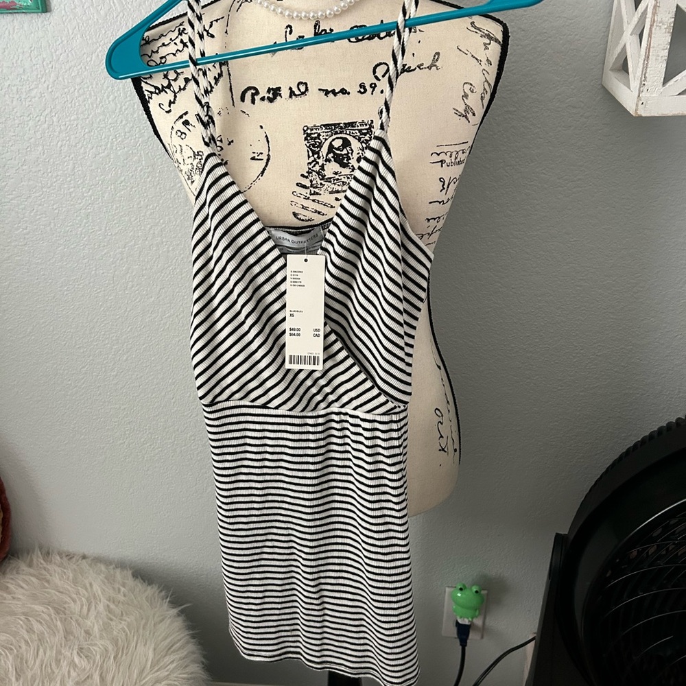 Urban outfitters romper, very cute and comfy! Sizes small new with tags 🏷️ 🔥
